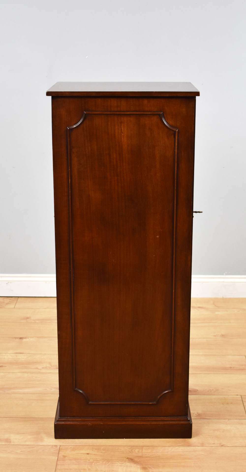 Large Mahogany Circular Extending Dining Table View X