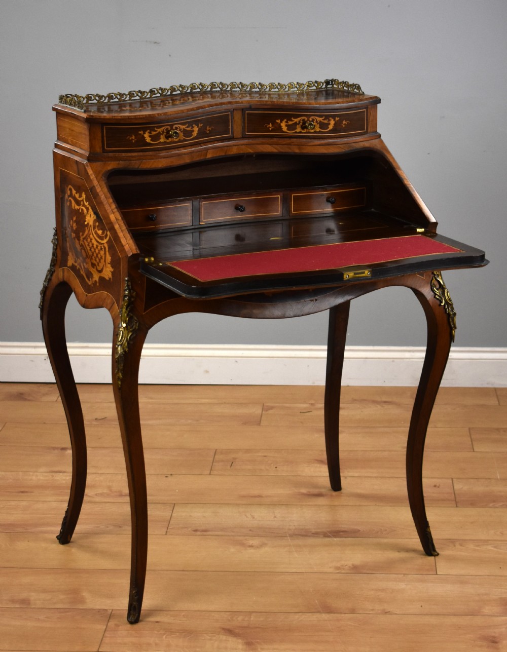 19th Century French Bureau De Dame View III