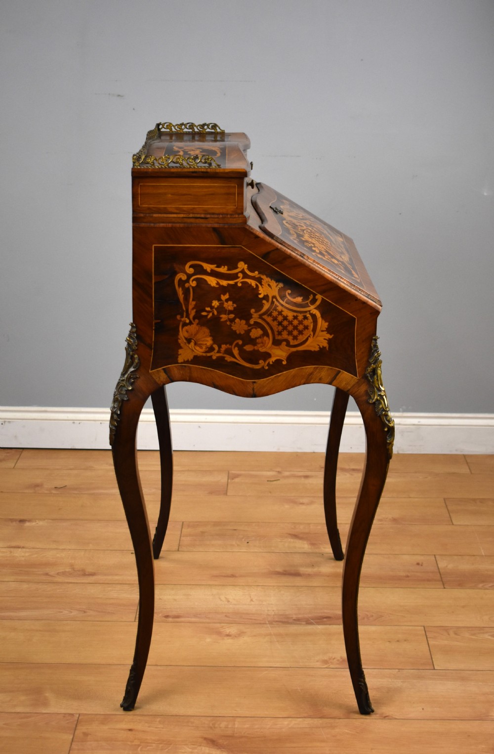 19th Century French Bureau De Dame View VII
