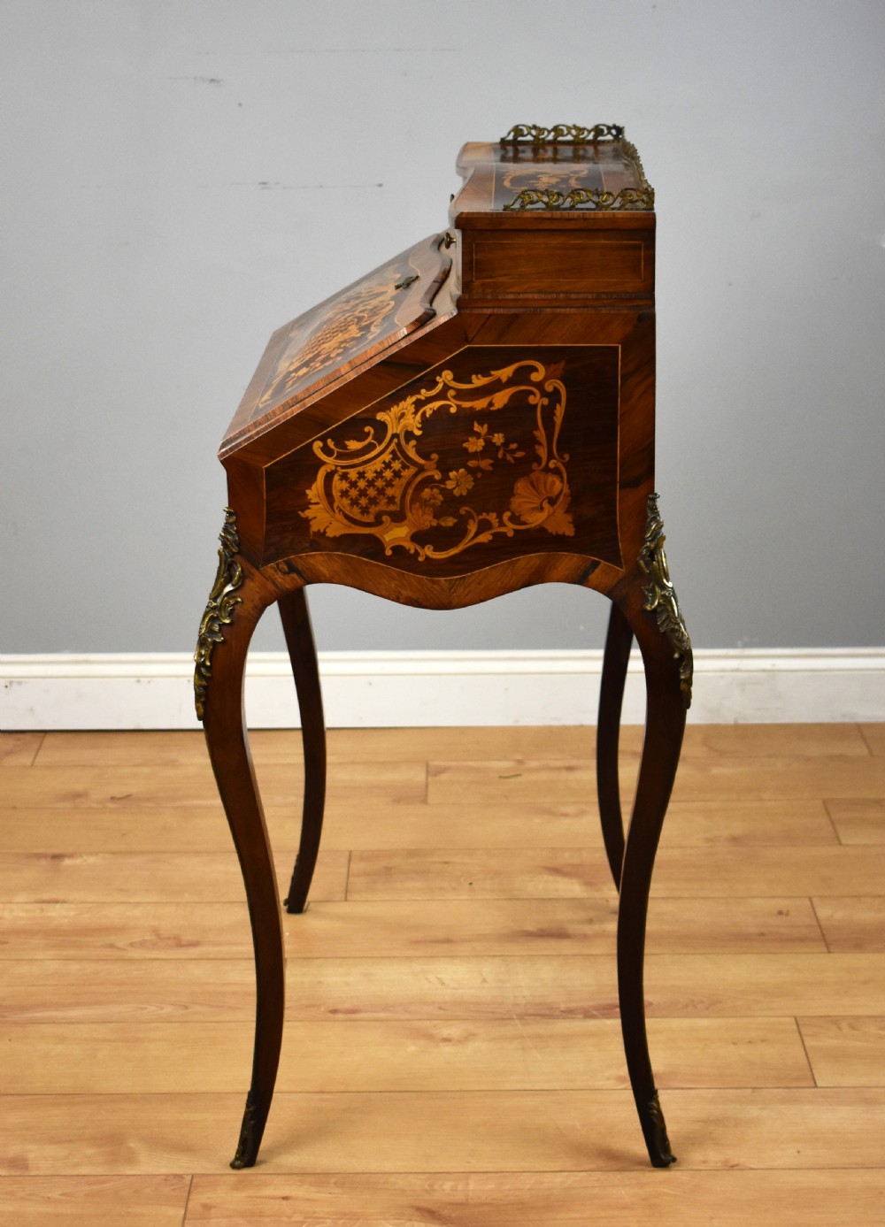 19th Century French Bureau De Dame View IX