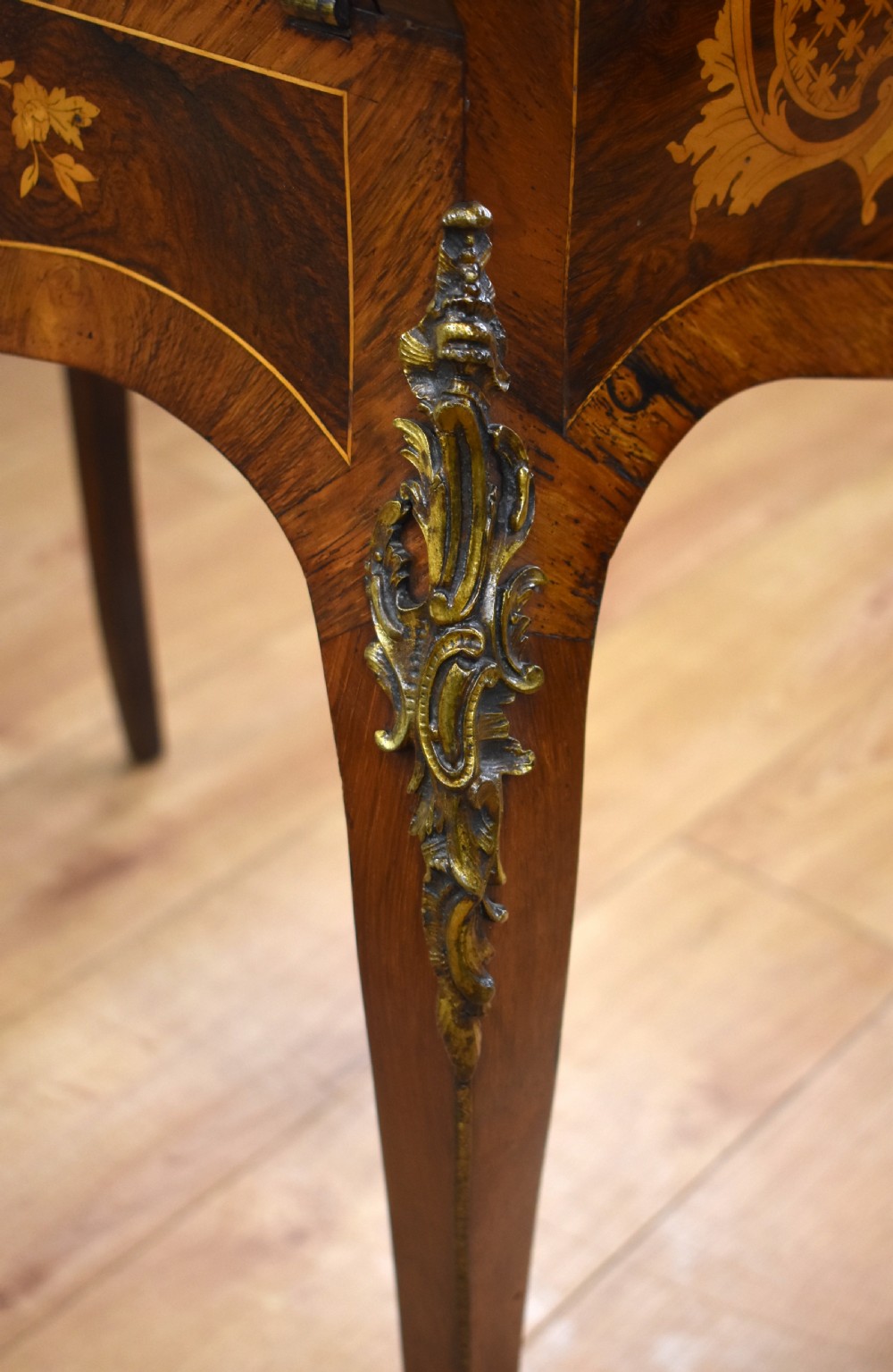19th Century French Bureau De Dame View XIII