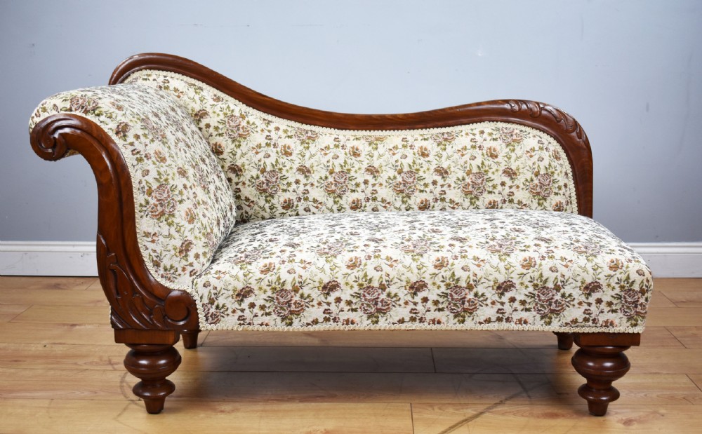 Small Victorian Mahogany Chaise Longue View II