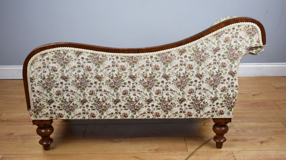 Small Victorian Mahogany Chaise Longue View III