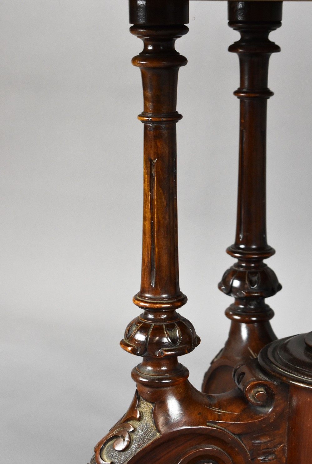 Victorian Burr Walnut Oval Loo Table View IV