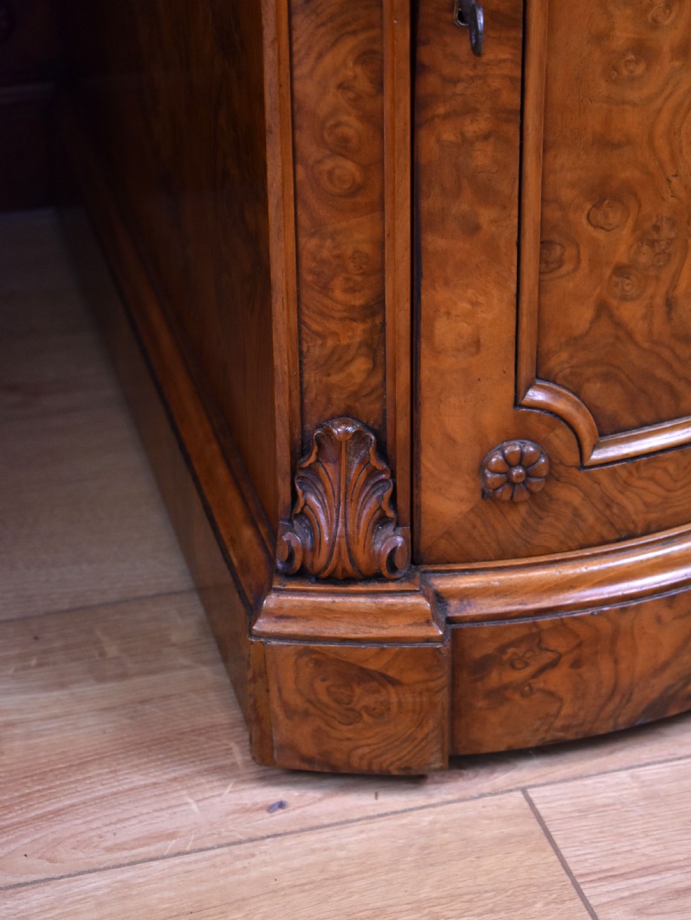 Victorian Burr Walnut Kidney Shaped Desk View XVII