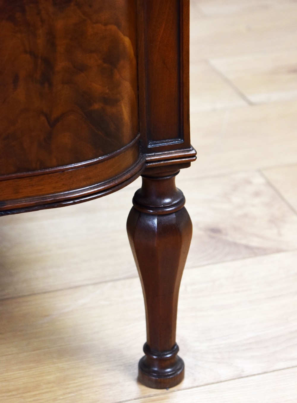 Edwardian Flame Mahogany Writing Table by Waring & Gillows View XII