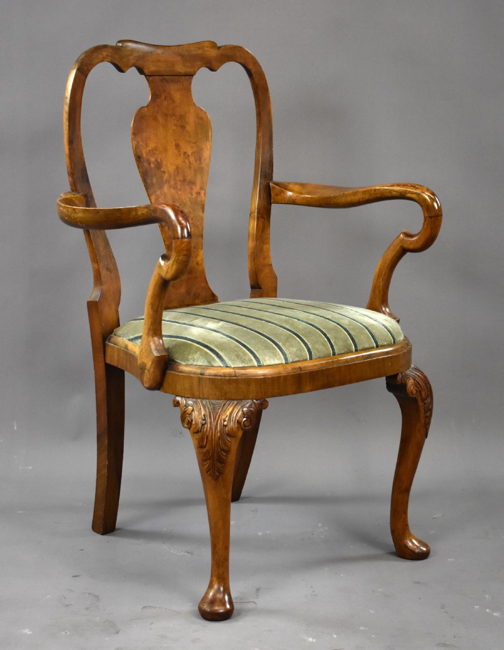 Queen Anne Style Burr Walnut Table & Chairs View V
