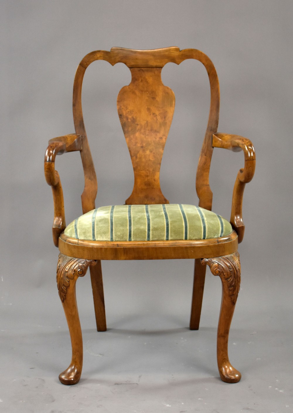 Queen Anne Style Burr Walnut Table & Chairs View VI