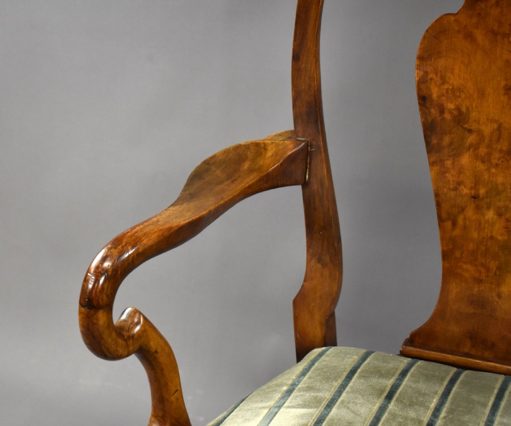 Queen Anne Style Burr Walnut Table & Chairs View VIII