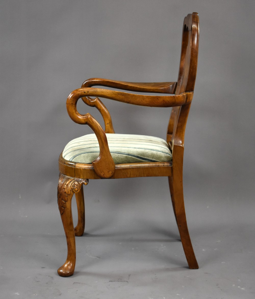 Queen Anne Style Burr Walnut Table & Chairs View XIII