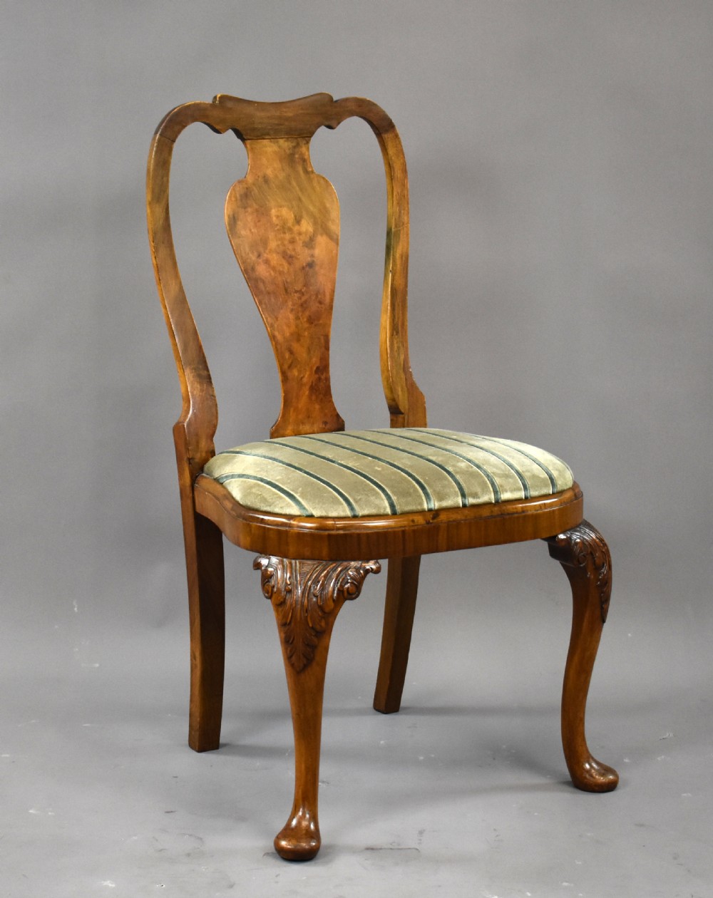 Queen Anne Style Burr Walnut Table & Chairs View XIV
