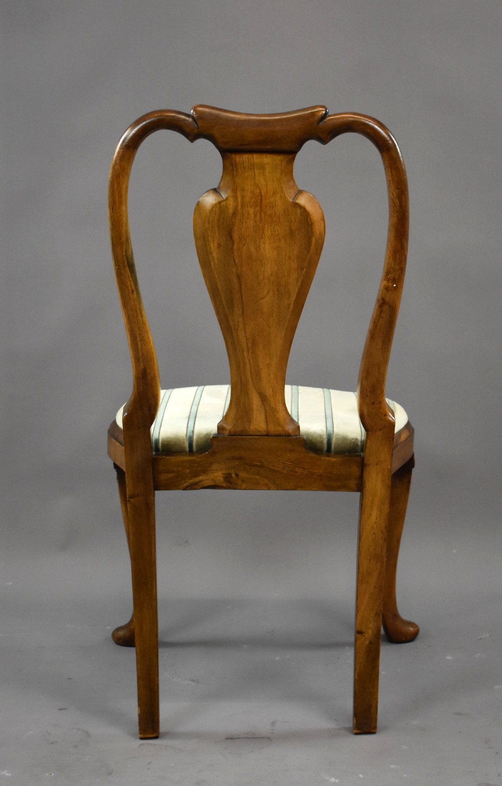 Queen Anne Style Burr Walnut Table & Chairs View XXI