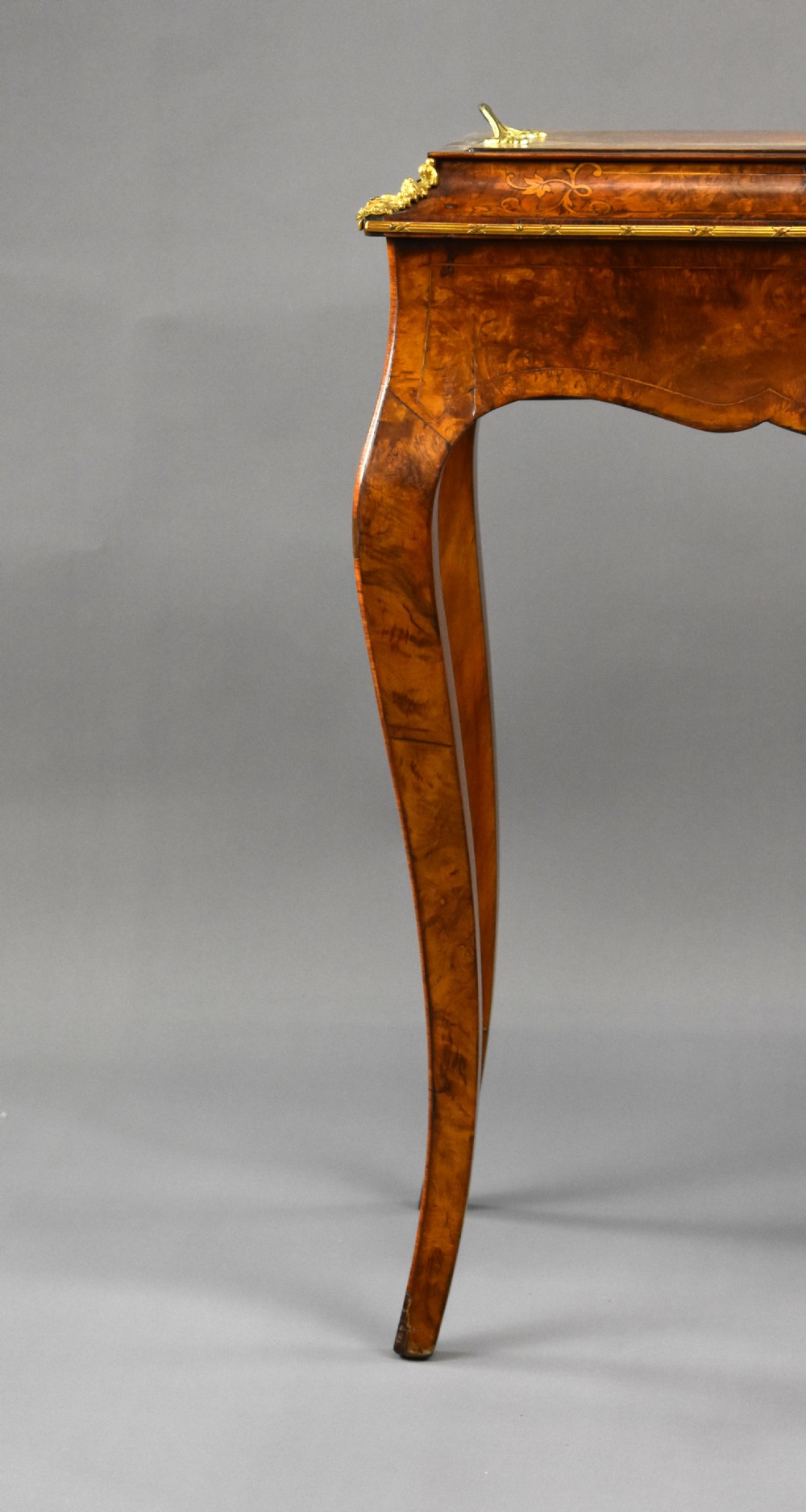 Victorian Burr Walnut Inlaid Jardiniere View V