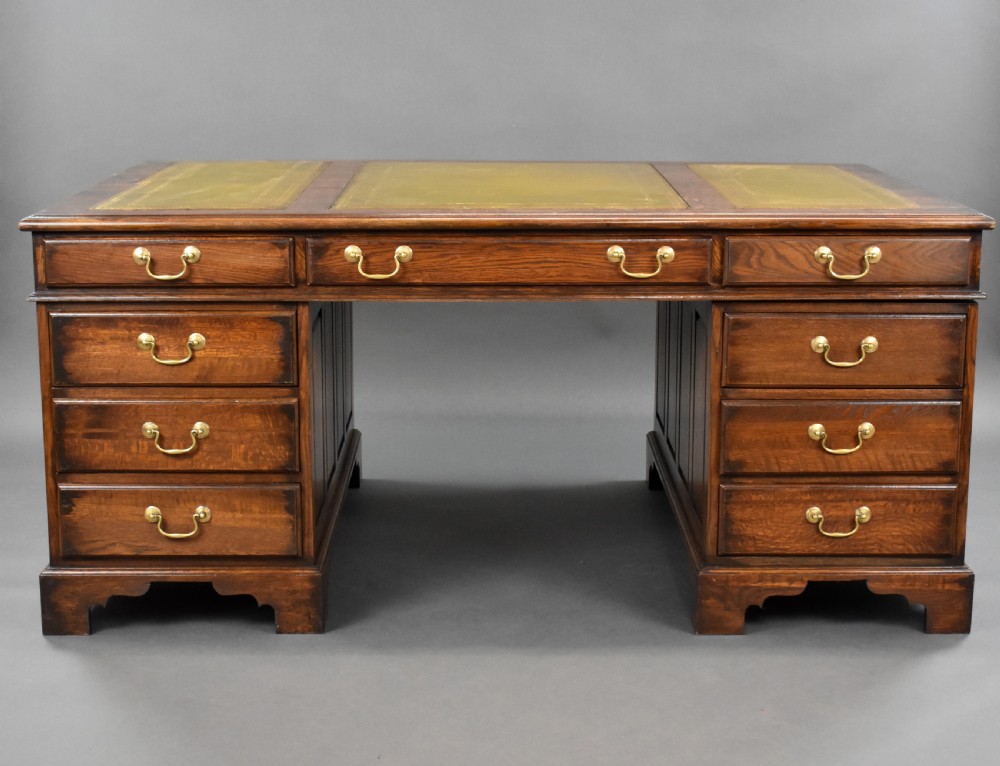 Oak Partners Desk