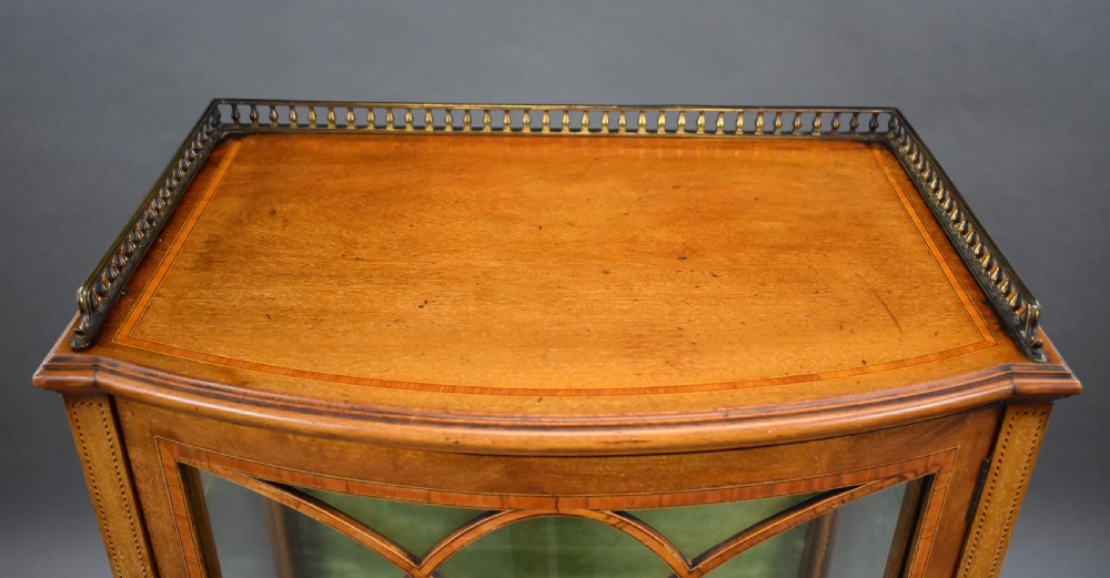 Edwardian Mahogany Bowfront Display Cabinet View VII
