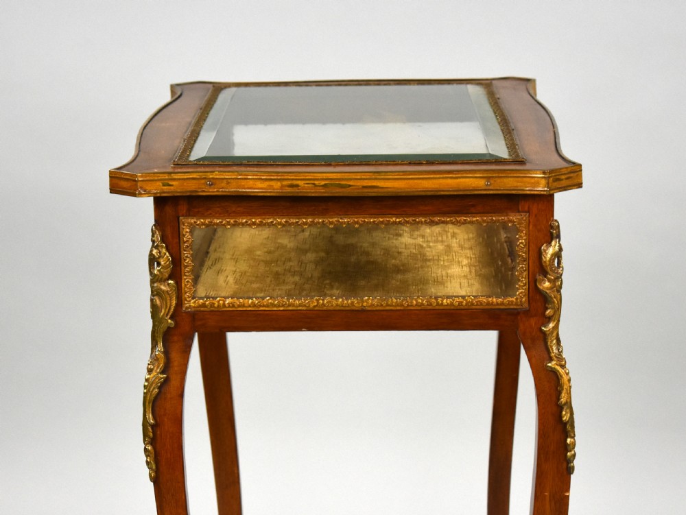19th Century Mahogany Bijouterie Table View XI