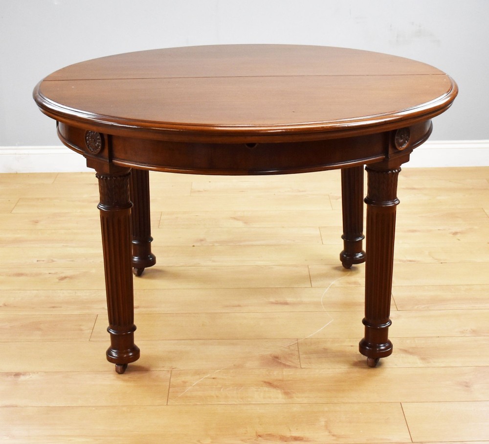 Victorian Mahogany Extending Dining Table