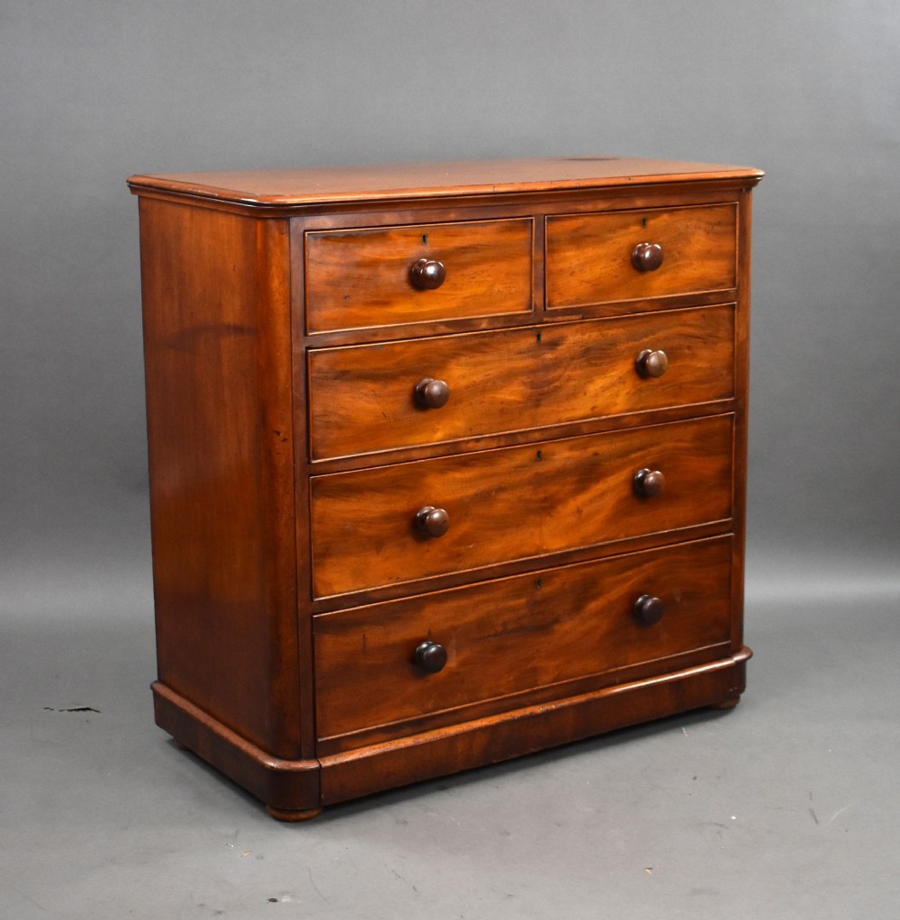 Victorian Mahogany Chest of Drawers