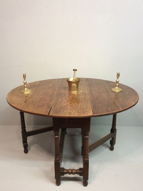 18th century oak gateleg table - CATEGORY: ANTIQUE TABLES - DATED 18TH CENTURY