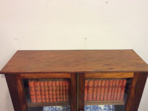 SMALL GEORGIAN MAHOGANY BOOKCASE - ADDITIONAL PHOTO 1