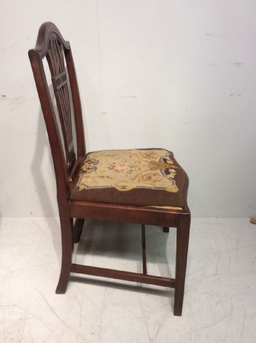 PAIR OF HEPPLEWHITE CHAIRS - ADDITIONAL PHOTO 1