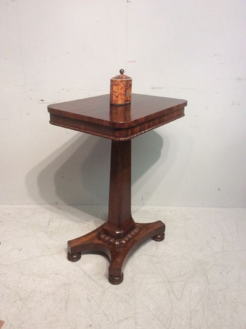 REGENCY MAHOGANY LAMP TABLE - ADDITIONAL PHOTO 1