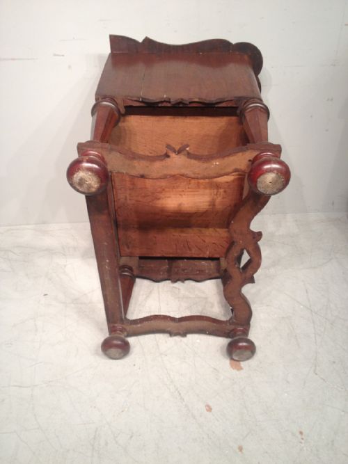 18TH CENTURY DUTCH WALNUT SIDE TABLE - ADDITIONAL PHOTO 5