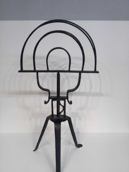 antique iron oatcake cooking stand - CATEGORY: ANTIQUE MISCELLANEOUS - DATED 19TH CENTURY