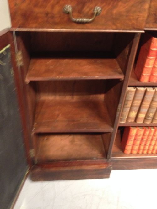 GEORGIAN MAHOGANY BREAKFRONT BOOKCASE - ADDITIONAL PHOTO 1