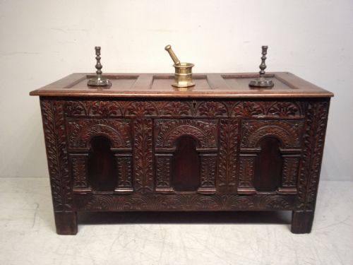 charles ii oak coffer - CATEGORY: ANTIQUE CHESTS - DATED 17TH CENTURY