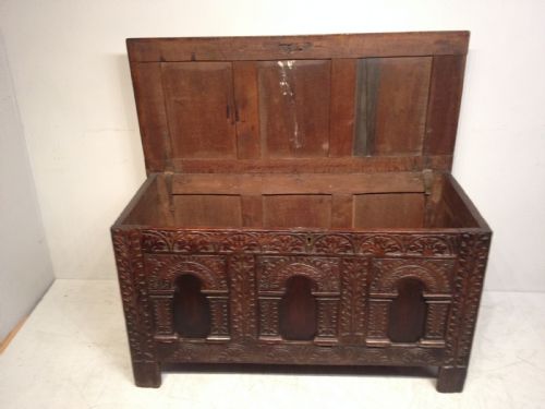 CHARLES II OAK COFFER - ADDITIONAL PHOTO 3