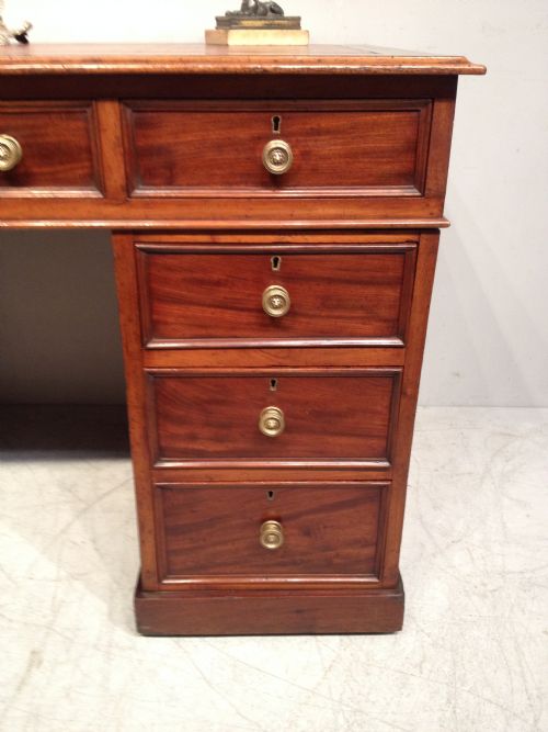 EARLY VICTORIAN MAHOGANY PEDESTAL DESK - ADDITIONAL PHOTO 5