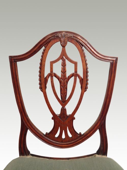 SET OF FOUR HEPPLEWHITE MAHOGANY CHAIRS - ADDITIONAL PHOTO 1