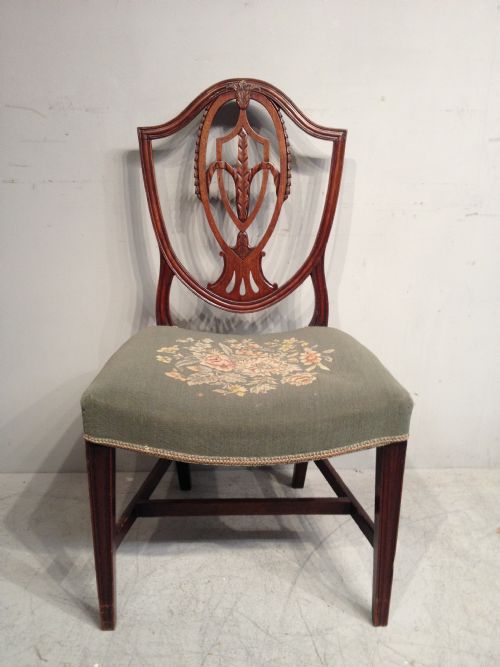 SET OF FOUR HEPPLEWHITE MAHOGANY CHAIRS - ADDITIONAL PHOTO 2