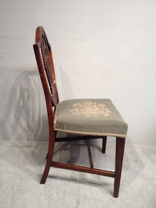 SET OF FOUR HEPPLEWHITE MAHOGANY CHAIRS - ADDITIONAL PHOTO 3