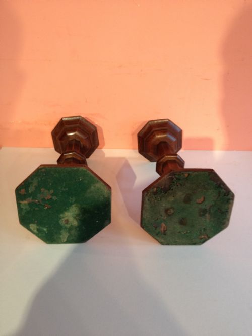 A PAIR OF ANTIQUE PUGIN STYLE OAK CANDLESTICKS - ADDITIONAL PHOTO 2