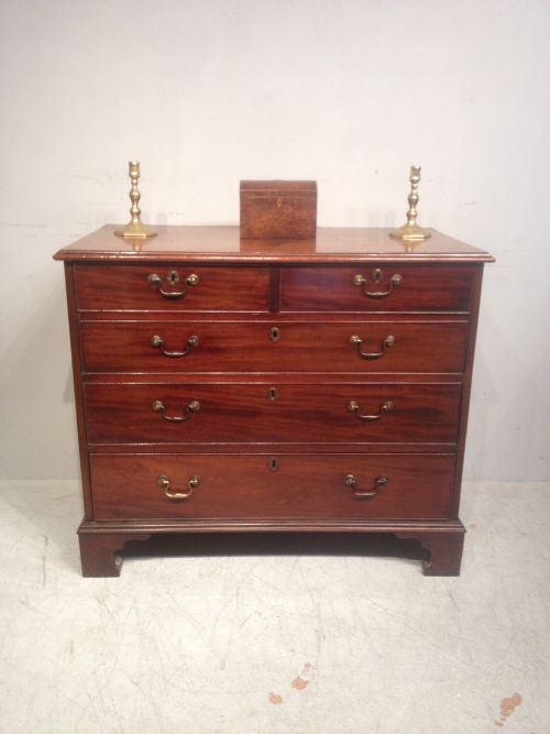 antique georgian mahogany chest of drawers - CATEGORY: ANTIQUE CHEST OF DRAWERS - DATED GEORGIAN