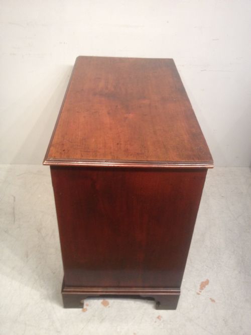 ANTIQUE GEORGIAN MAHOGANY CHEST OF DRAWERS - ADDITIONAL PHOTO 1