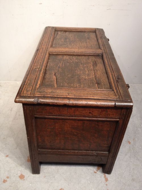 ANTIQUE CHARLES II OAK COFFER - ADDITIONAL PHOTO 2
