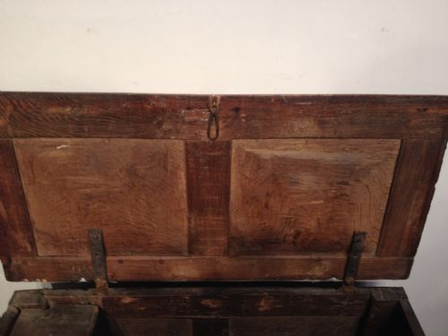 ANTIQUE CHARLES II OAK COFFER - ADDITIONAL PHOTO 3