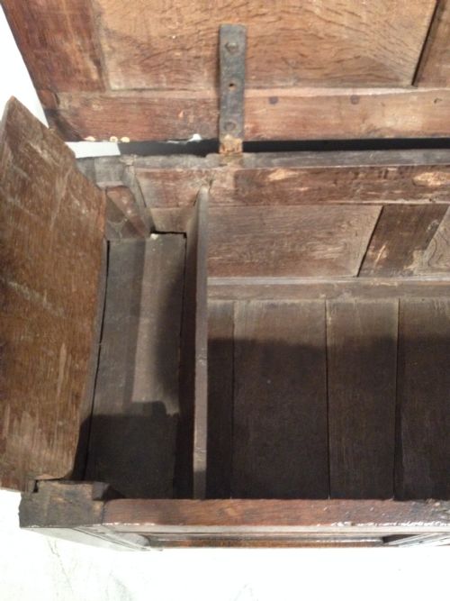 ANTIQUE CHARLES II OAK COFFER - ADDITIONAL PHOTO 4