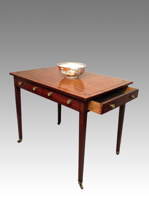 antique georgian mahogany centre table - CATEGORY: ANTIQUE TABLES - DATED GEORGIAN
