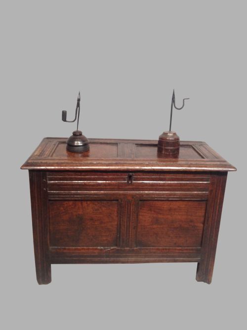 small charles ii welsh oak coffer - CATEGORY: ANTIQUE CHESTS - DATED 17TH CENTURY