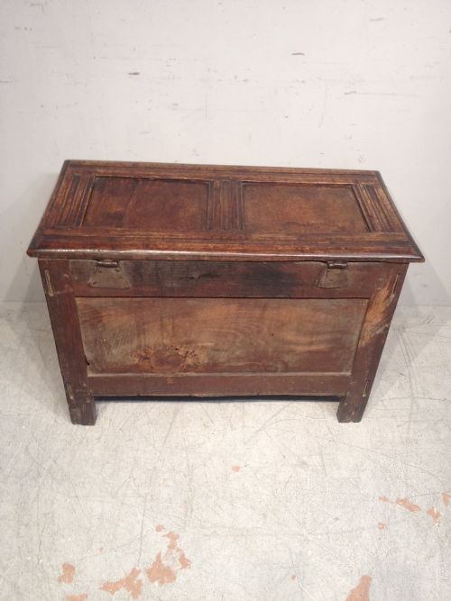 SMALL CHARLES II WELSH OAK COFFER - ADDITIONAL PHOTO 4