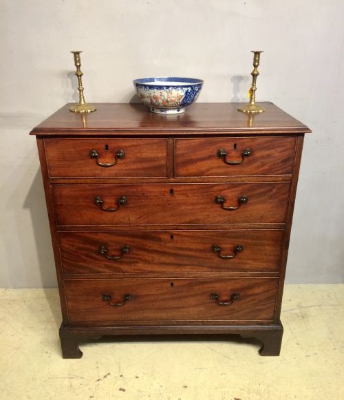 GEORGIAN MAHOGANY CHEST OF DRAWERS - ADDITIONAL PHOTO 1