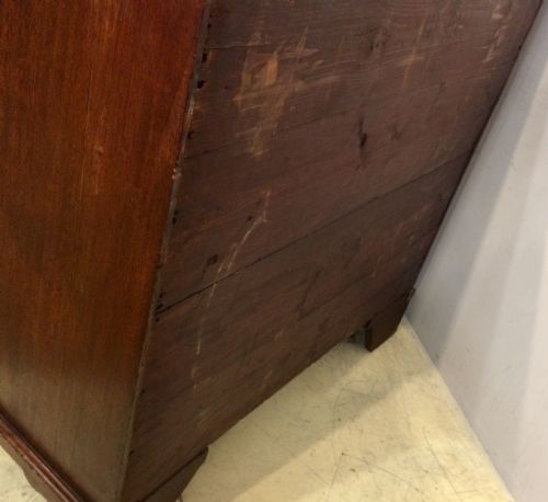 GEORGIAN MAHOGANY CHEST OF DRAWERS - ADDITIONAL PHOTO 4