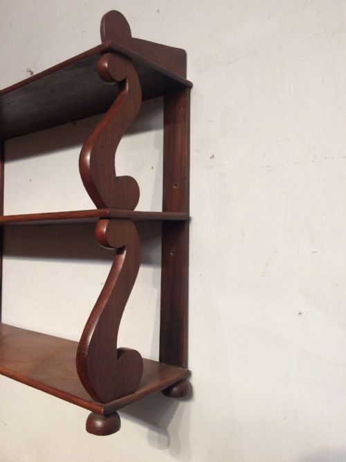 SET OF REGENCY MAHOGANY HANGING SHELVES - ADDITIONAL PHOTO 3