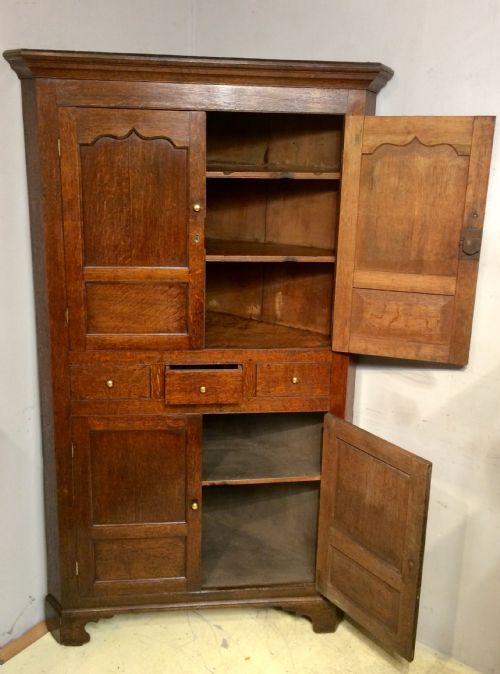 GEORGIAN OAK DOUBLE CORNER CUPBOARD - ADDITIONAL PHOTO 1