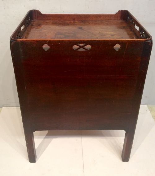 GEORGIAN MAHOGANY TRAY TOP BEDSIDE TABLE - ADDITIONAL PHOTO 3