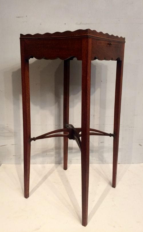 9TH CENTURY MAHOGANY WINE TABLE WITH CANDLE SLIDE - ADDITIONAL PHOTO 3
